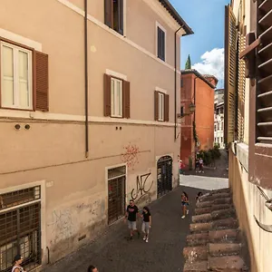 https://vicolo-del-cinque-apartment.it-romehotels.com